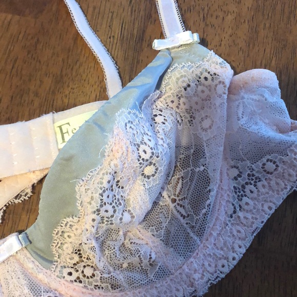 ✨NWOT✨Lace bra - Picture 3 of 4